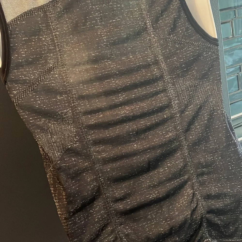 ATHLETA Top. Size X-Small - Picture 7 of 8